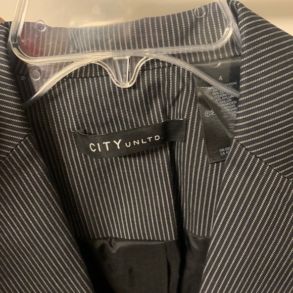 Blazer - Picture 3 of 3